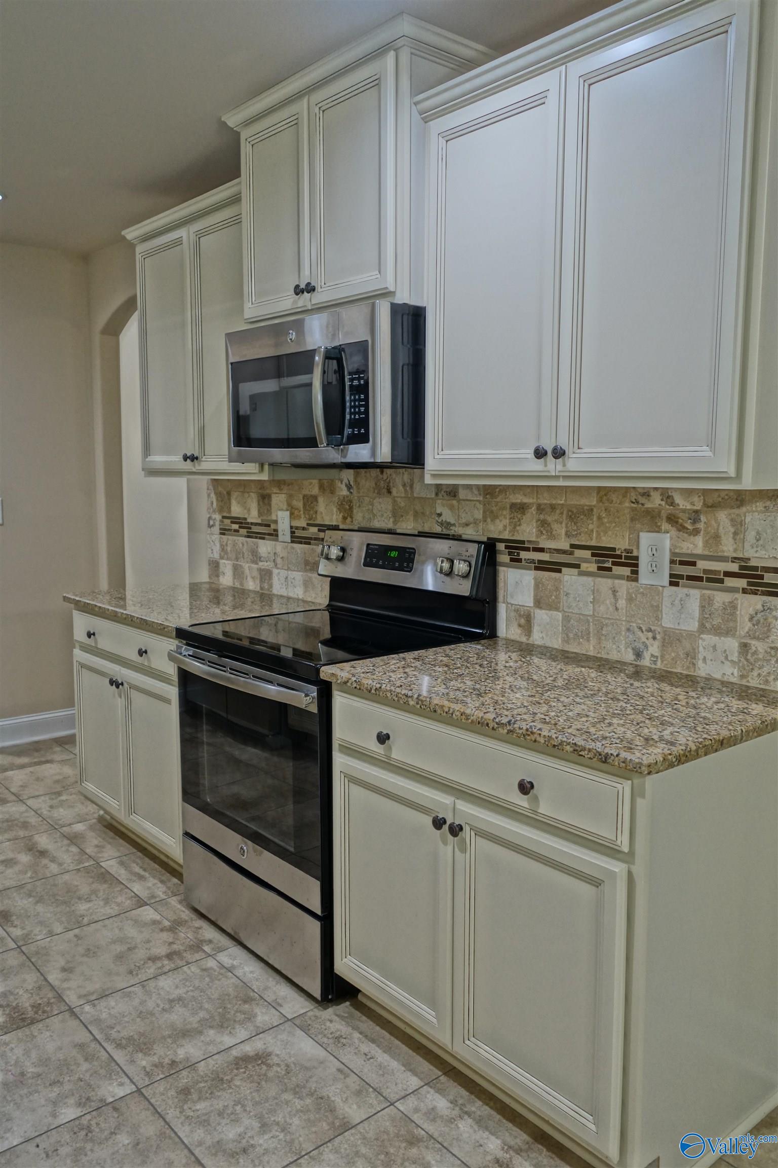 122 Bermuda Lakes Drive, Meridianville, Alabama image 9