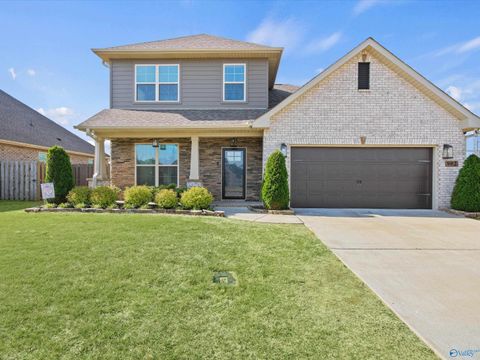 Homes For Sale - 902 Park Place<br/> Athens, AL 35611