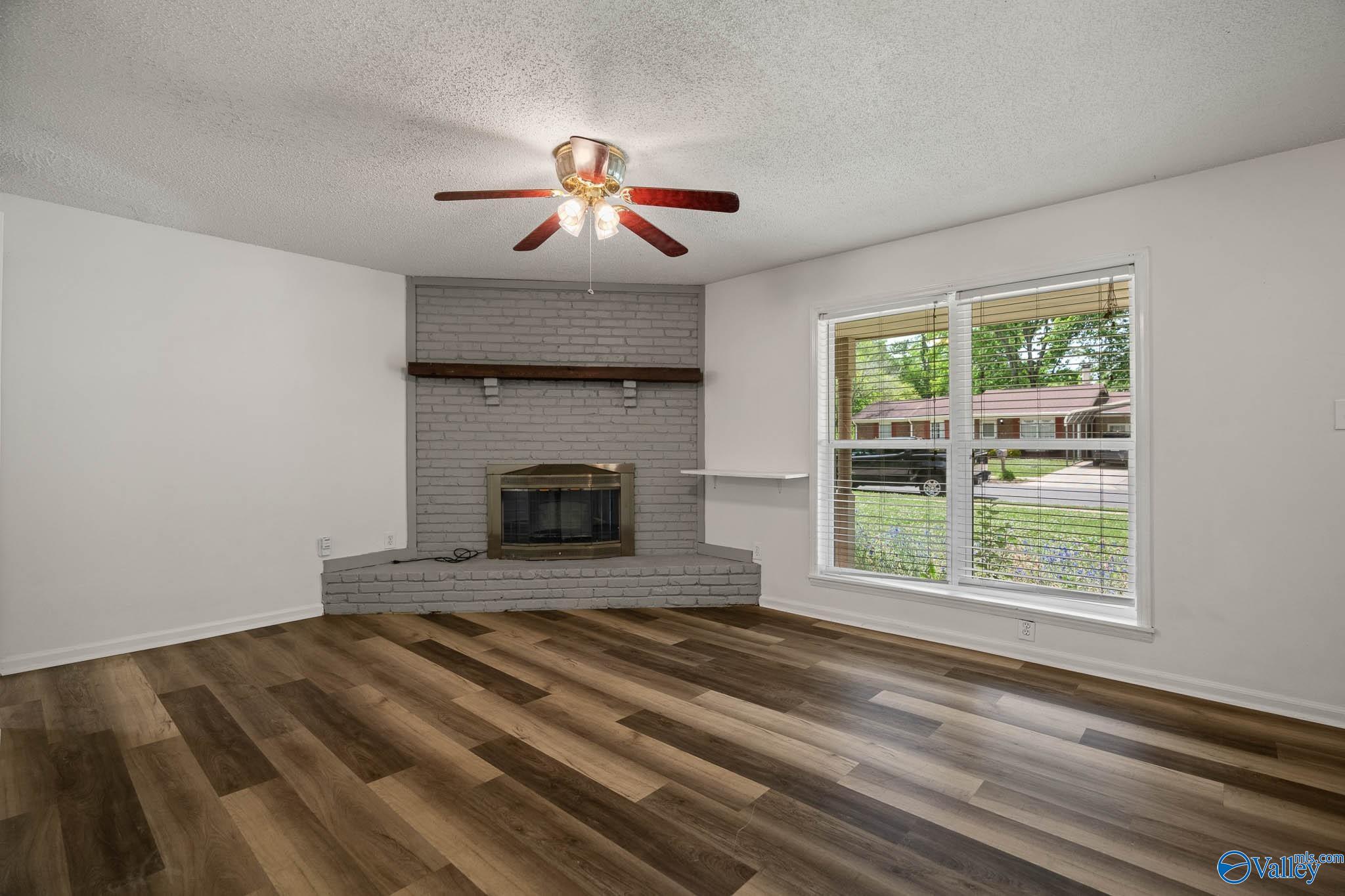 3613 White Oak Way SW