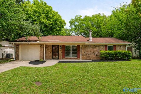 Photo of 3613 White Oak Way SW, Huntsville, AL 35805 (MLS # 21919250)