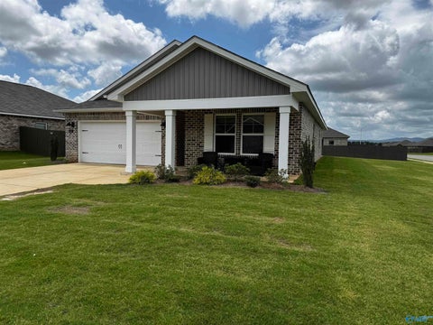 Homes For Rent - 403 Jackson Point Circle<br/> Huntsville, AL 35811