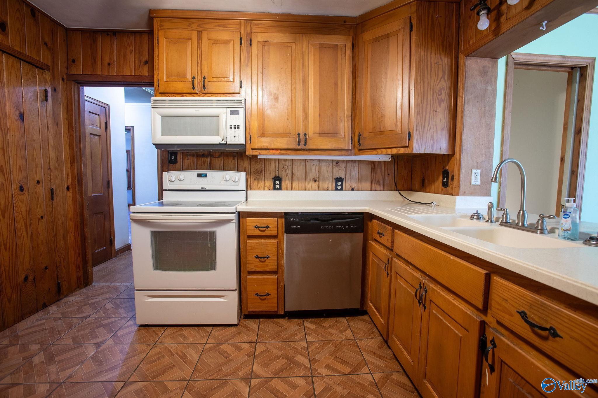 504 Hughes Avenue, Attalla, Alabama image 11
