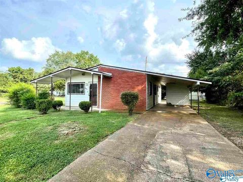 Homes For Sale - 3824 Crane Drive<br/> Huntsville, AL 35811