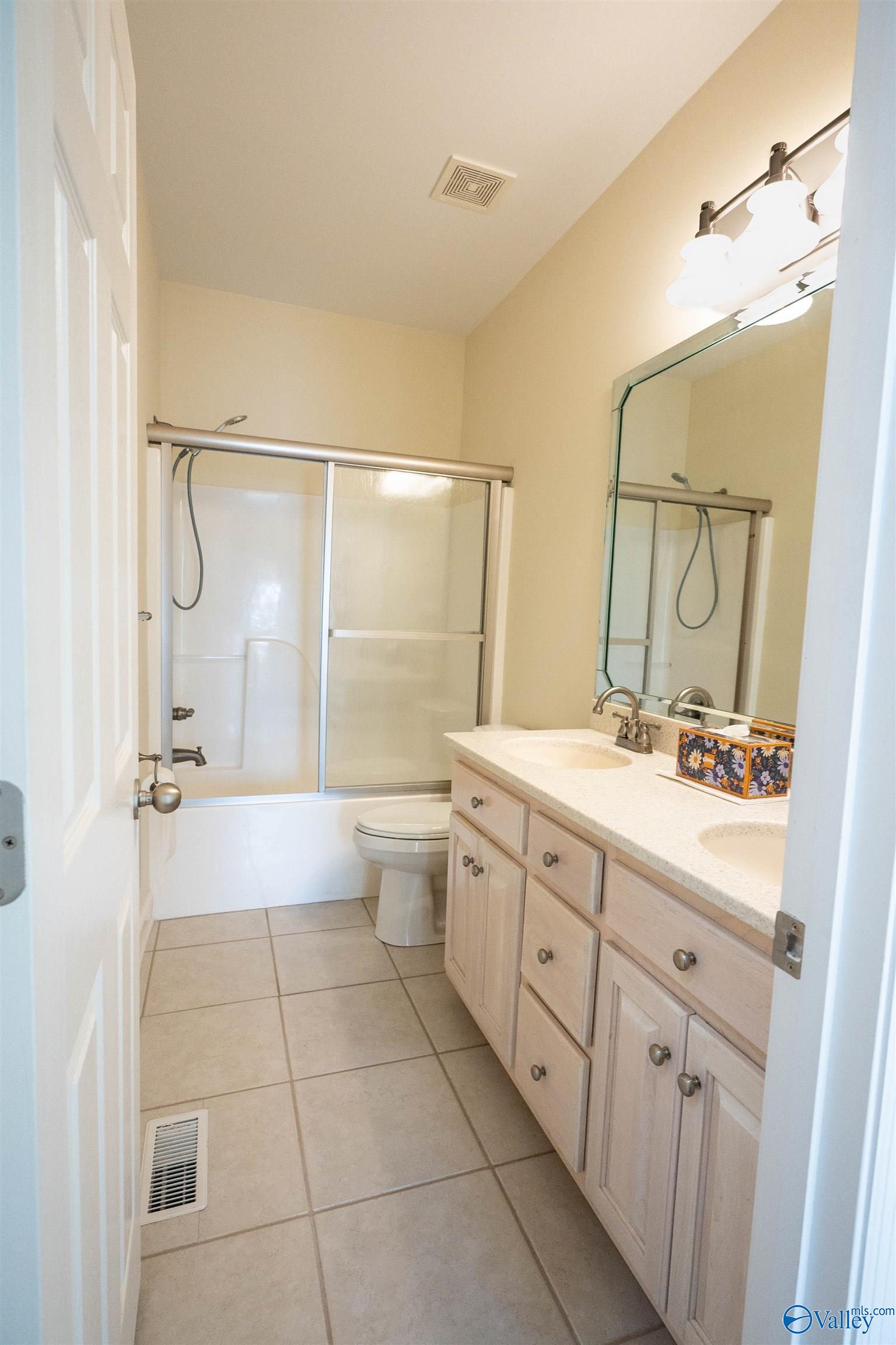 106 Whitfield Drive, Toney, Alabama image 12