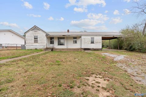 Photo of 1616 Sparkman Street NW, Hartselle, AL 35640 (MLS # 21905374)