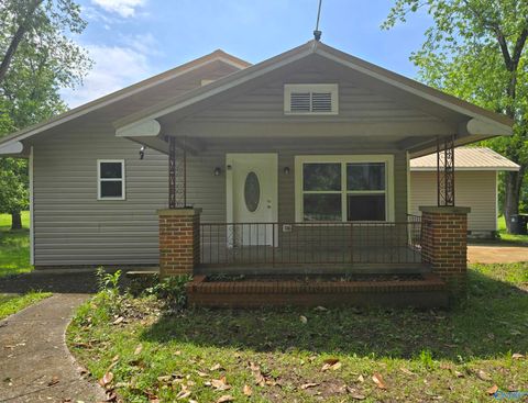 Homes For Sale - 2529 Ewing Avenue<br/> Etowah County, Gadsden, AL 35901