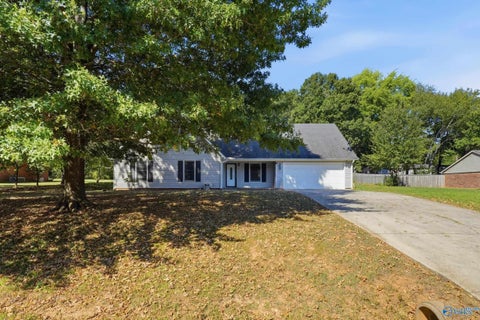Homes For Sale - 130 Frankie Lane<br/> Madison, AL 35757