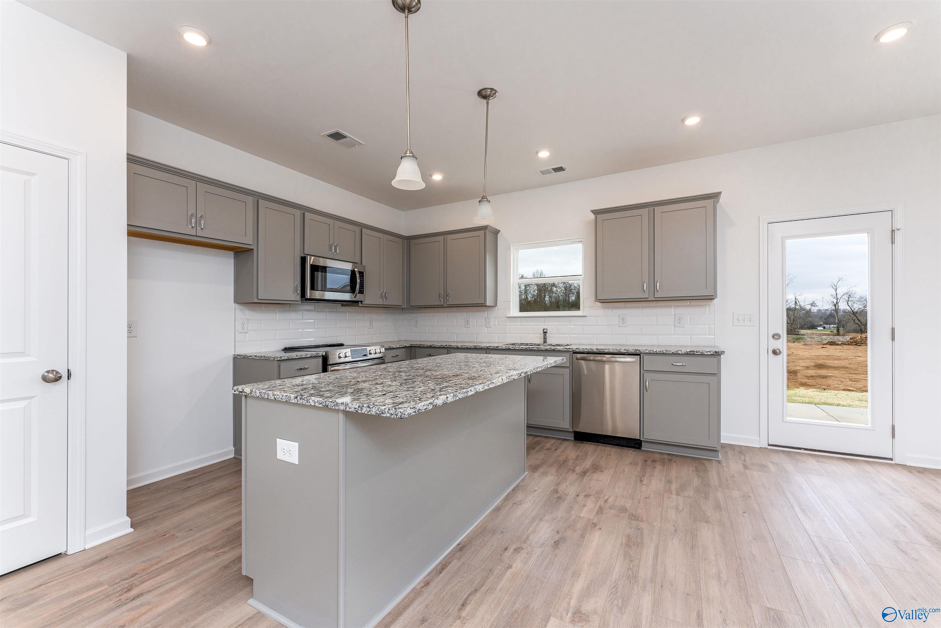 20358 Nightingale Drive, Athens, Alabama image 10