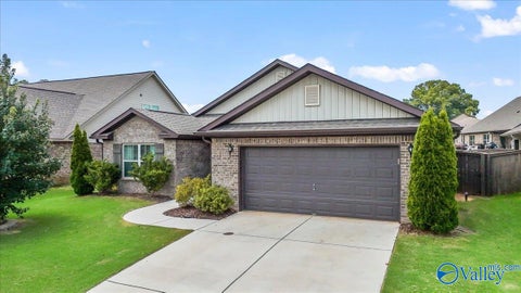 Homes For Sale - 221 Hydra Circle<br/> Huntsville, AL 35811