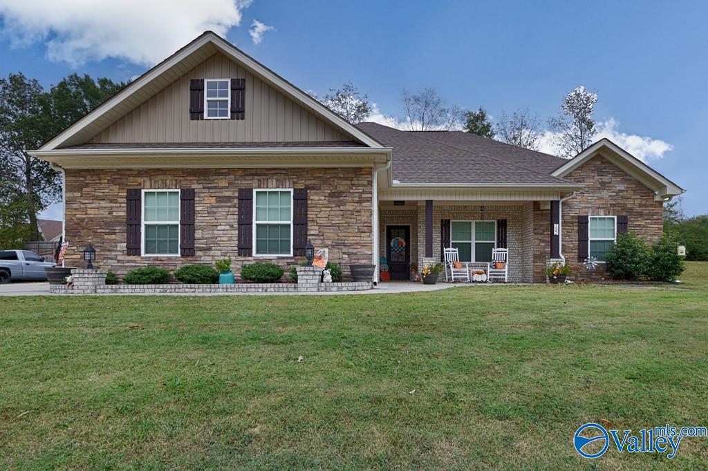 132 Lewis Vann Drive, Hazel Green, Alabama image 1