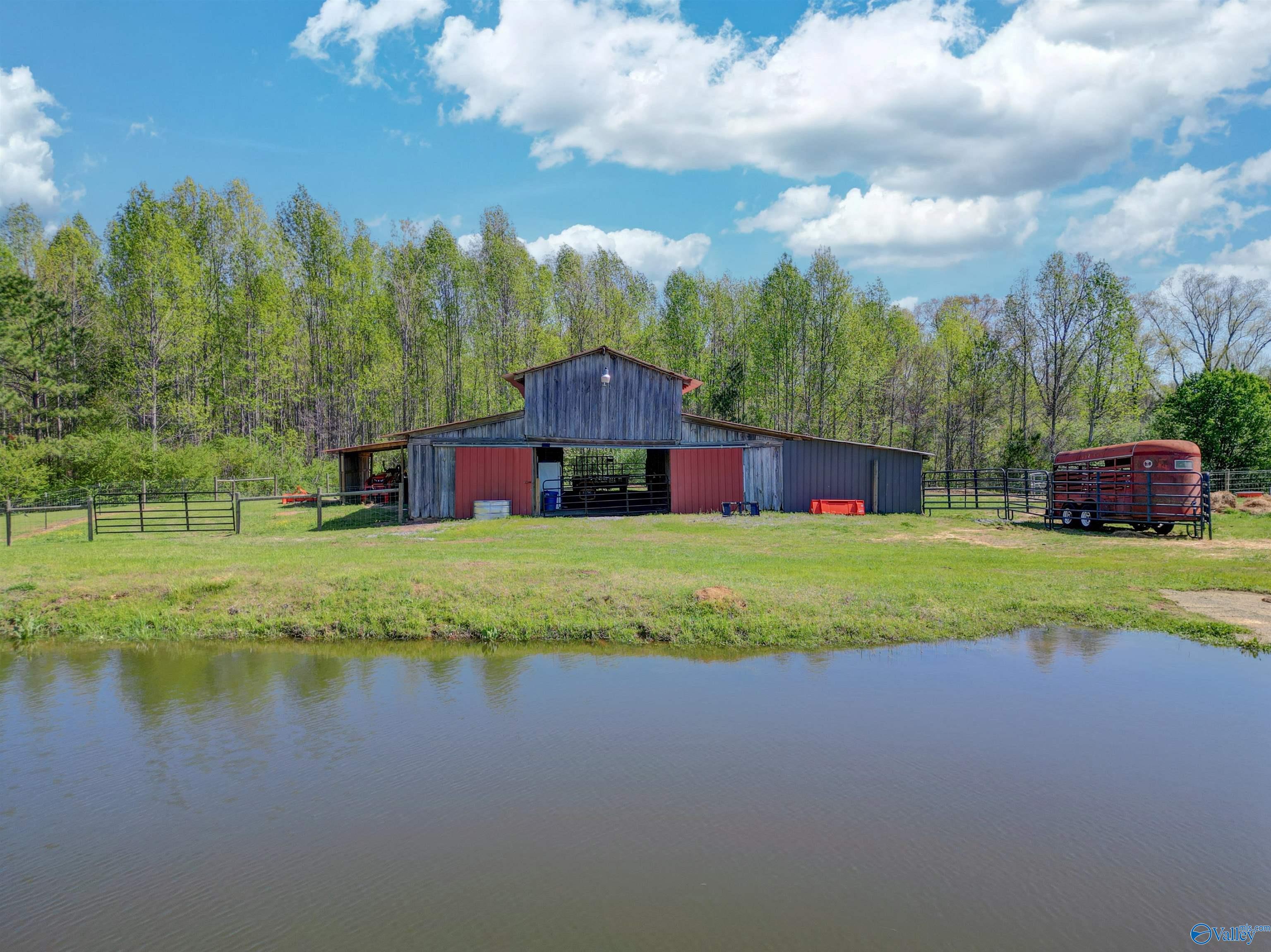 1800 Glendale Road, Arab, Alabama image 3