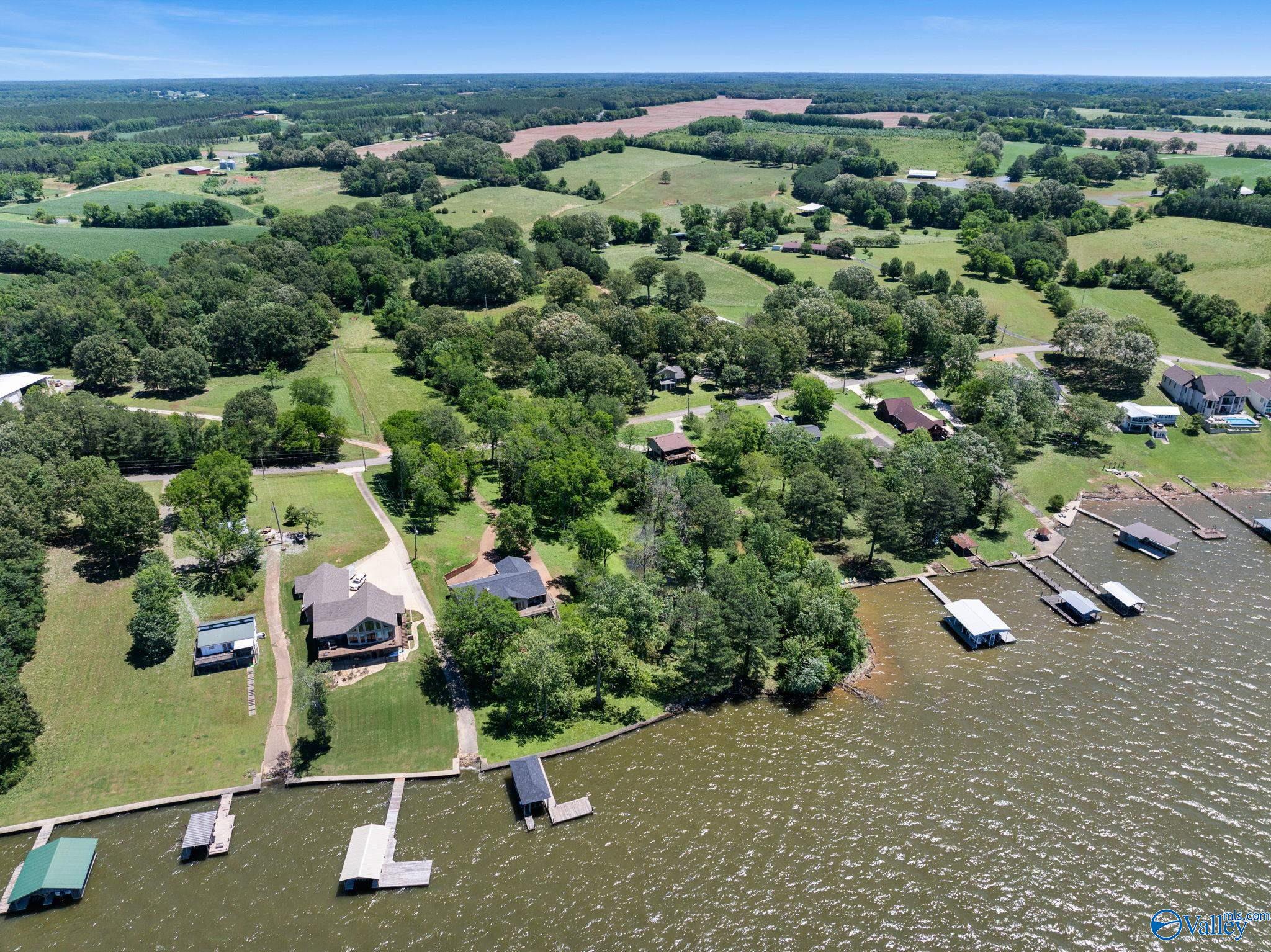 887 Ramblewood Drive, Rogersville, Alabama image 17
