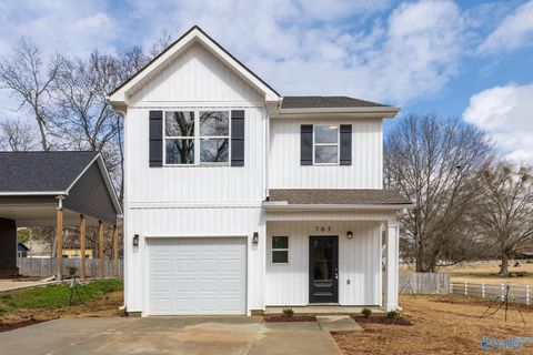 705 SE Rock Street Hartselle AL 35640