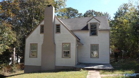 Homes For Sale - 724 Blue Ridge Drive<br/> Anniston, AL 36207