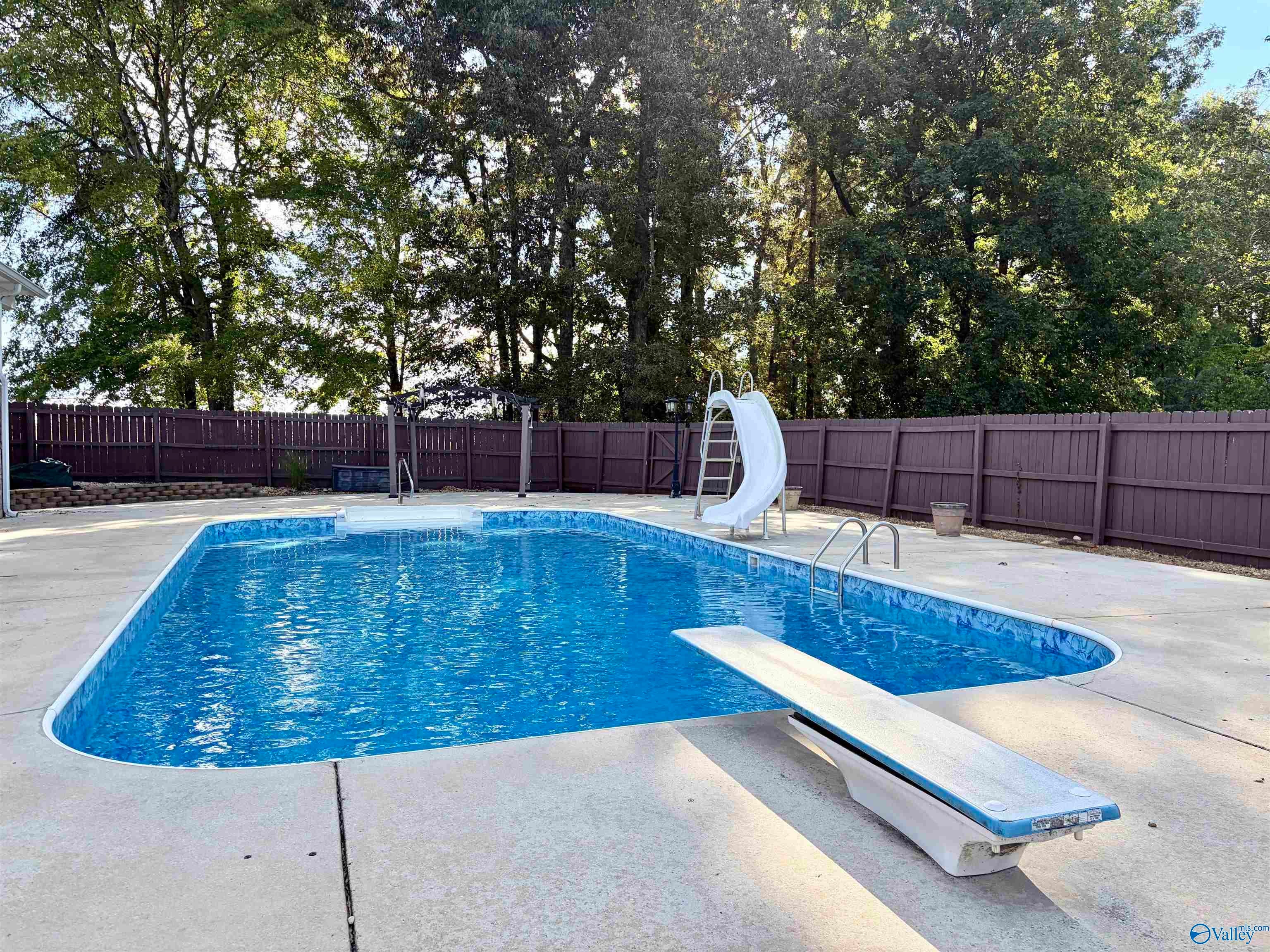 20458 Executive Drive - Photo 3