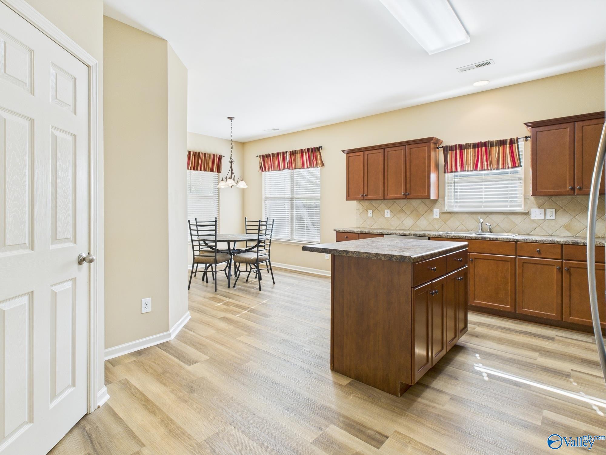 15825 Elaine Court, Harvest, Alabama image 7
