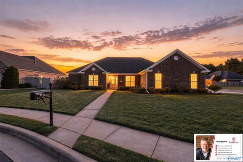 Homes For Sale - 3706 Hatfield Cove<br/> Decatur, AL 35603