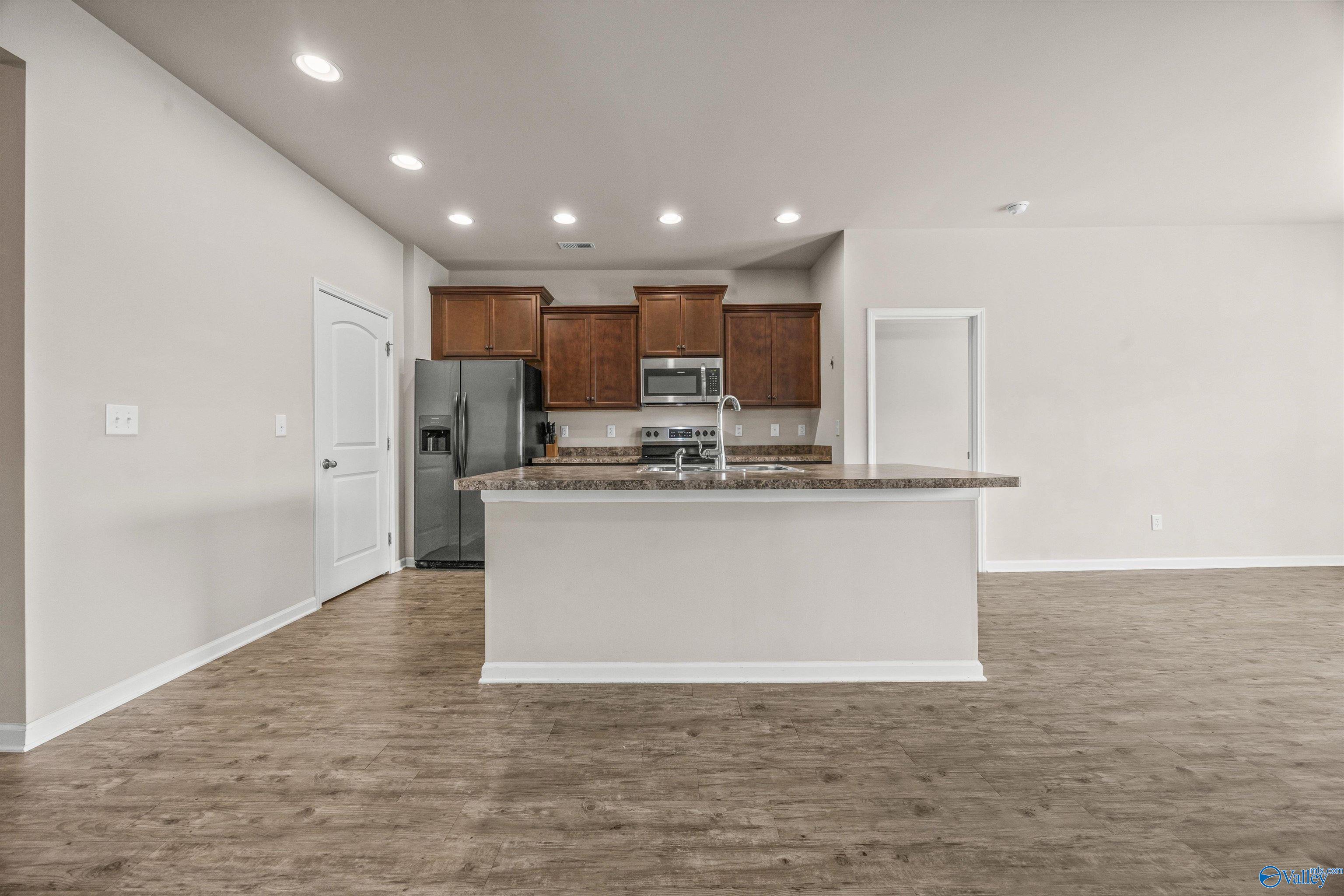26991 Mill Creek Drive, Athens, Alabama image 8