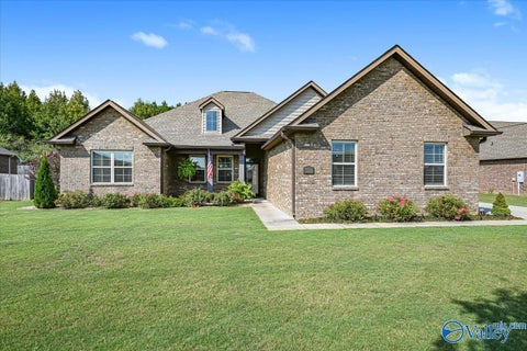Homes For Sale - 1107 Flatts Trace<br/> Cullman, AL 35055