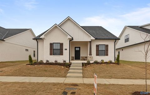 Homes For Sale - 2108 Kanteen Street<br/> Huntsville, AL 35811