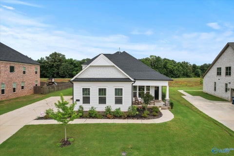 Homes For Sale - 8135 Tupelo Gum Trace<br/> Huntsville, AL 35802