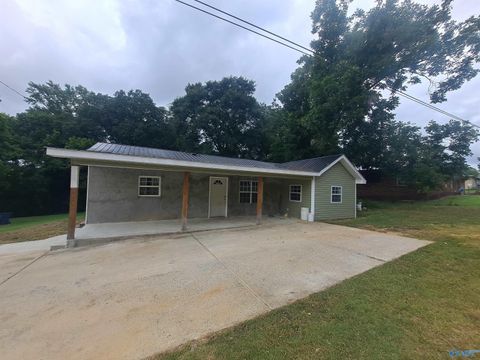 Homes For Sale - 2287 Rose Road<br/> Albertville, AL 35951