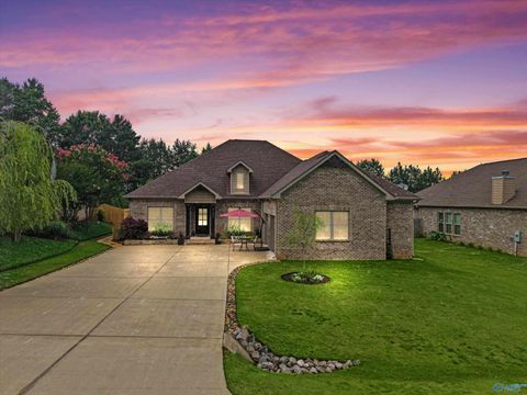 Homes For Sale - 27545 Carrington Court<br/> Athens, AL 35613