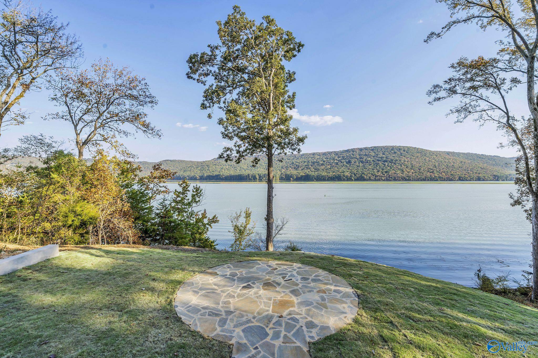 2231 Lookout Mountain Drive, Scottsboro, Alabama image 12