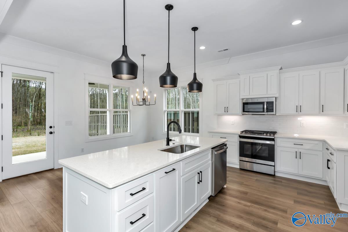 7913 Autumn Glen Drive, Owens Cross Roads, Alabama image 14