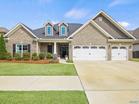 Homes For Sale - 7616 SE Flint Crossing Circle<br/> Owens Cross Roads, AL 35763