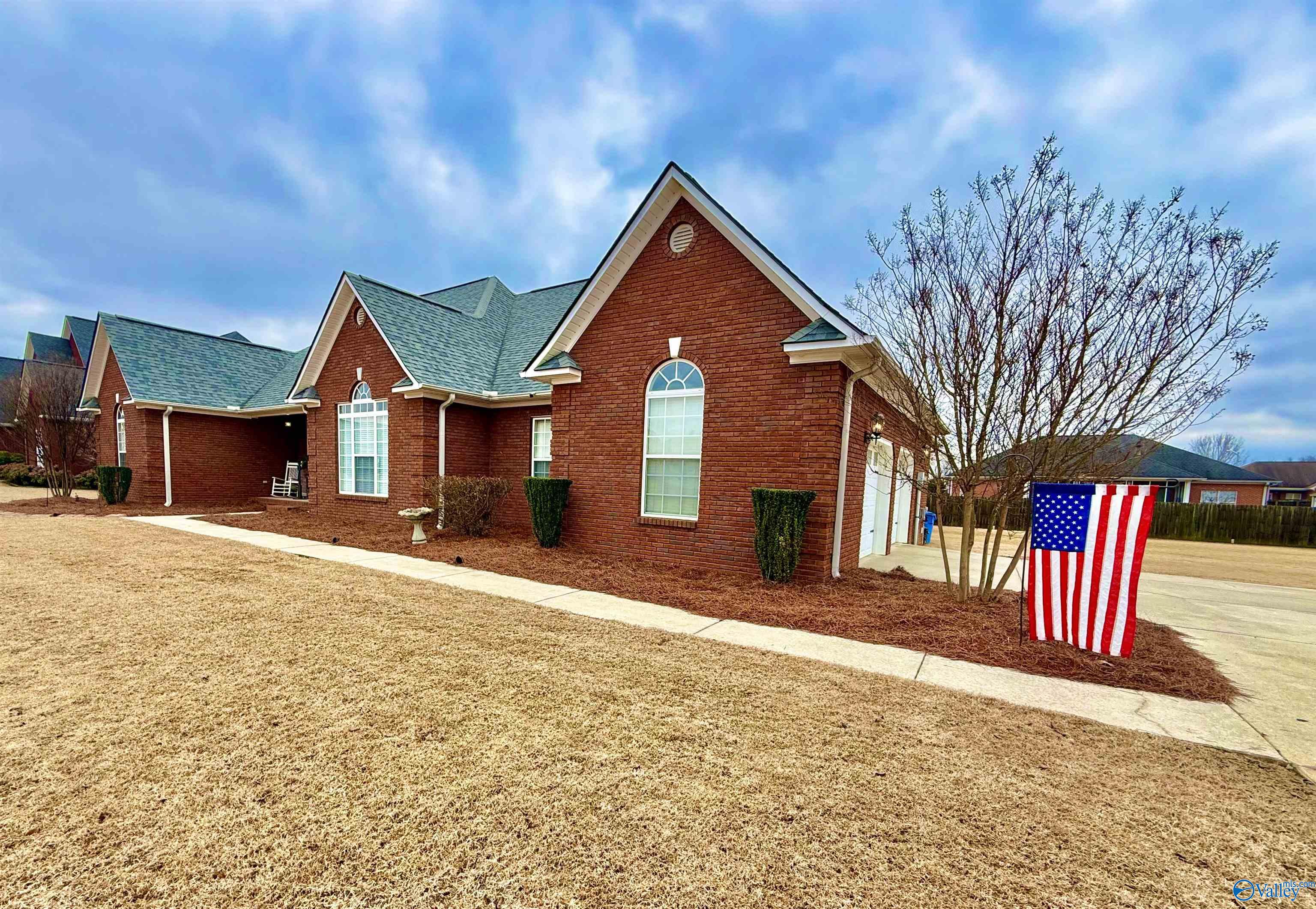 606 Morning Glory Drive, Hartselle, Alabama image 12