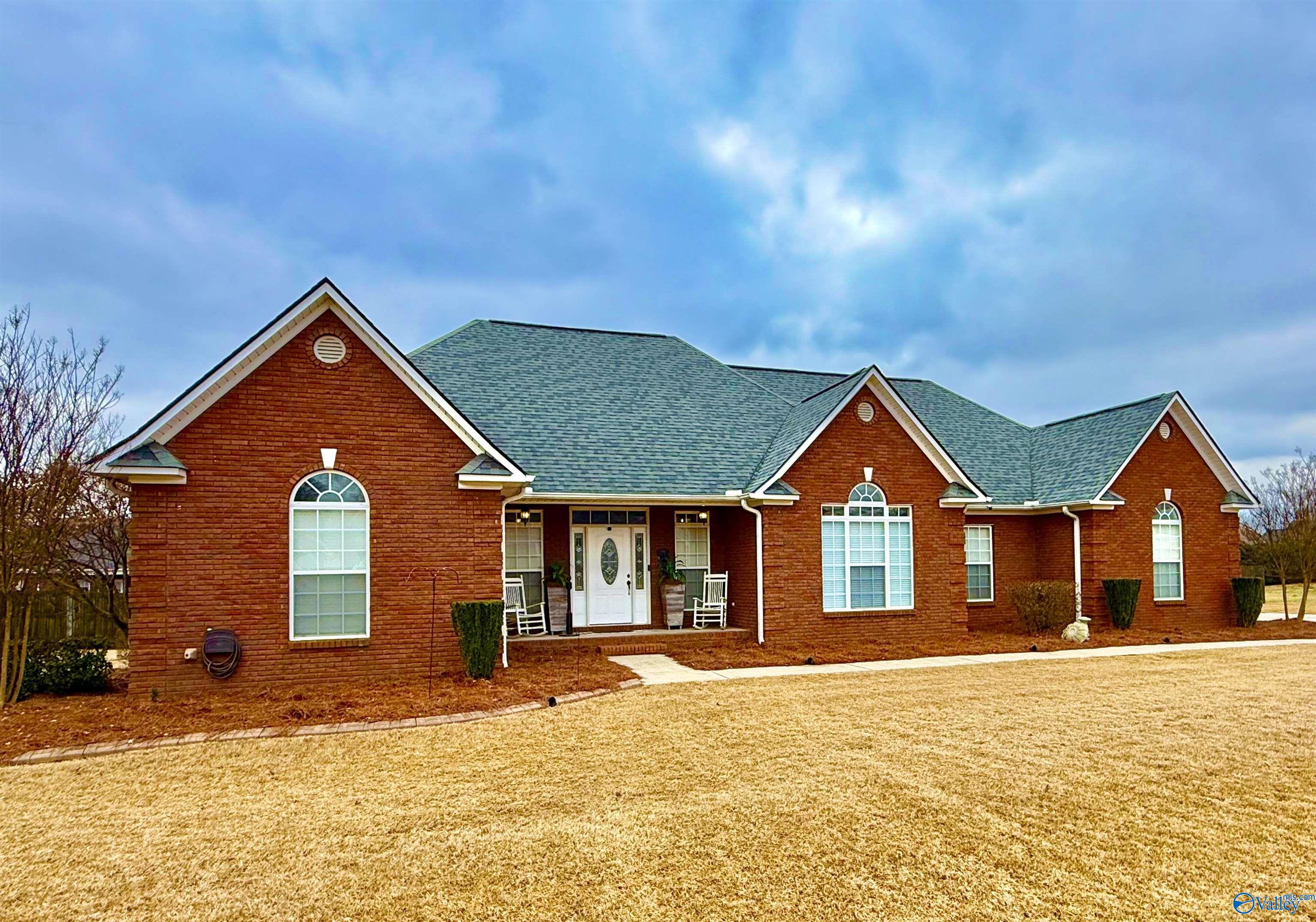 606 Morning Glory Drive, Hartselle, Alabama image 3