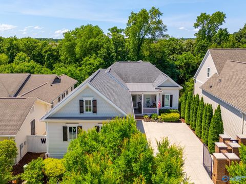 Homes For Sale - 37 Hillcrest Avenue<br/> Madison County, Huntsville, AL 35806