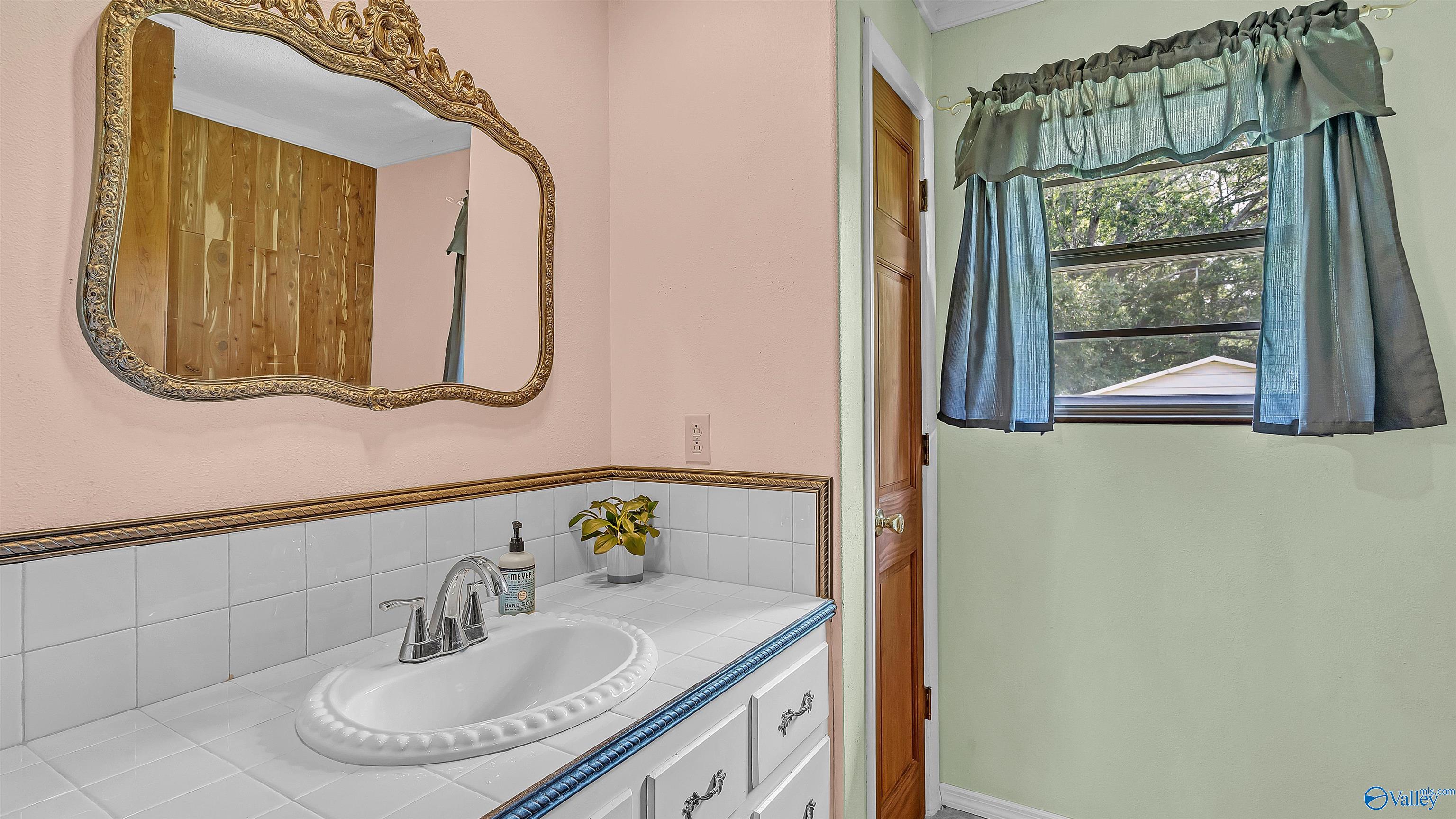 130 Vada Drive, Rainbow City, Alabama image 17