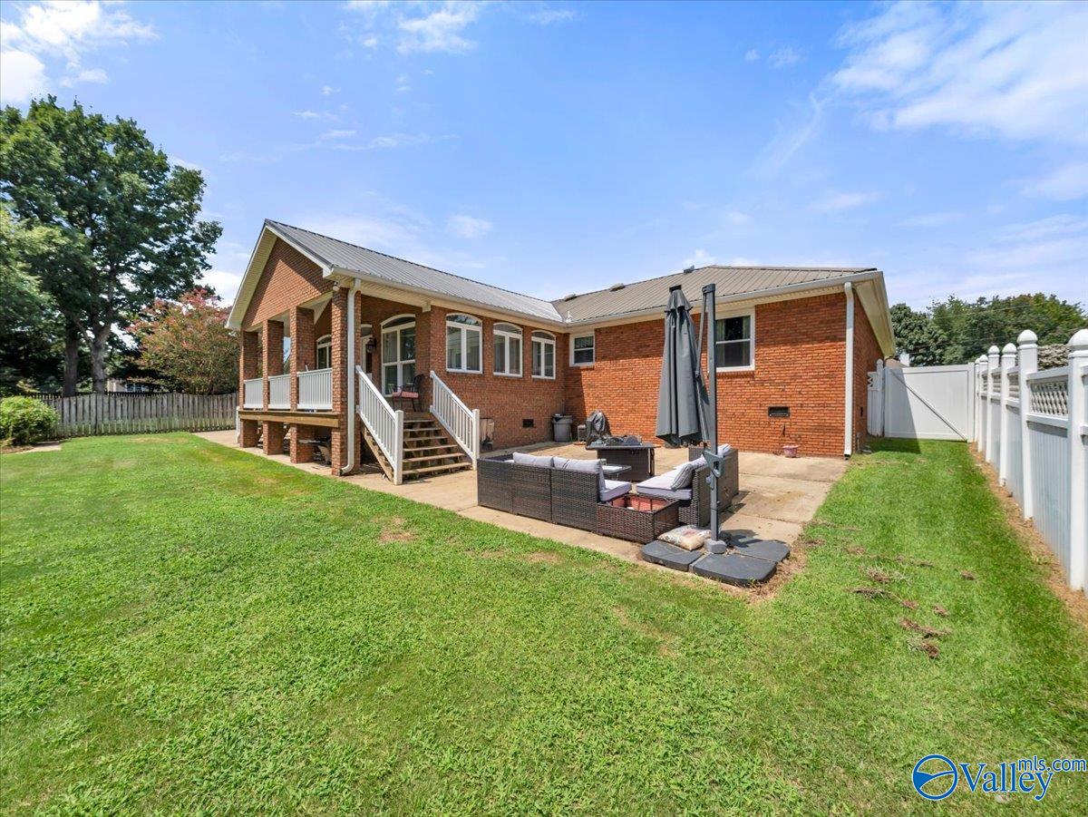 228 Pin Oak Drive
