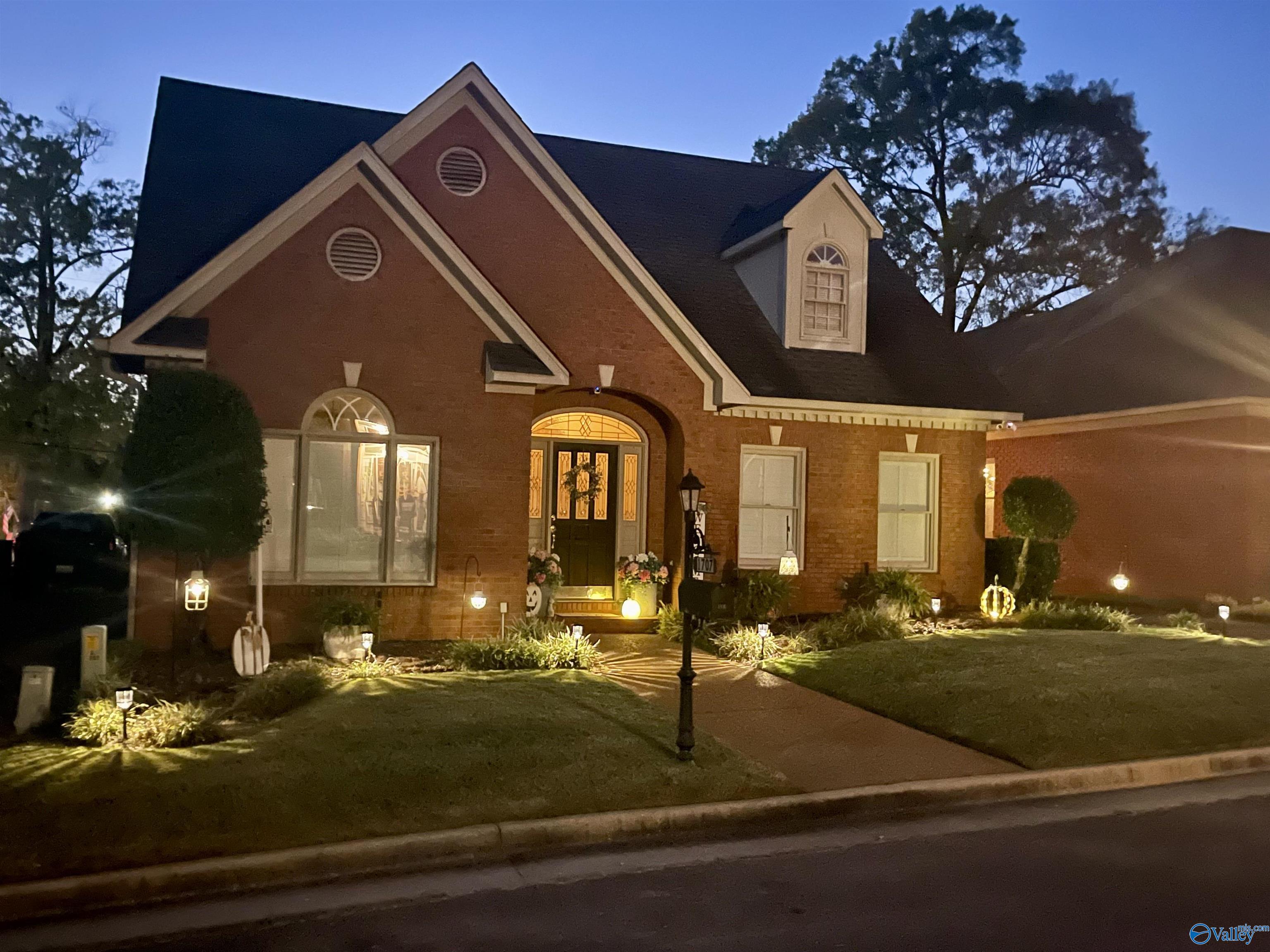 1707 SE Magnolia Court, Decatur, Alabama image 2