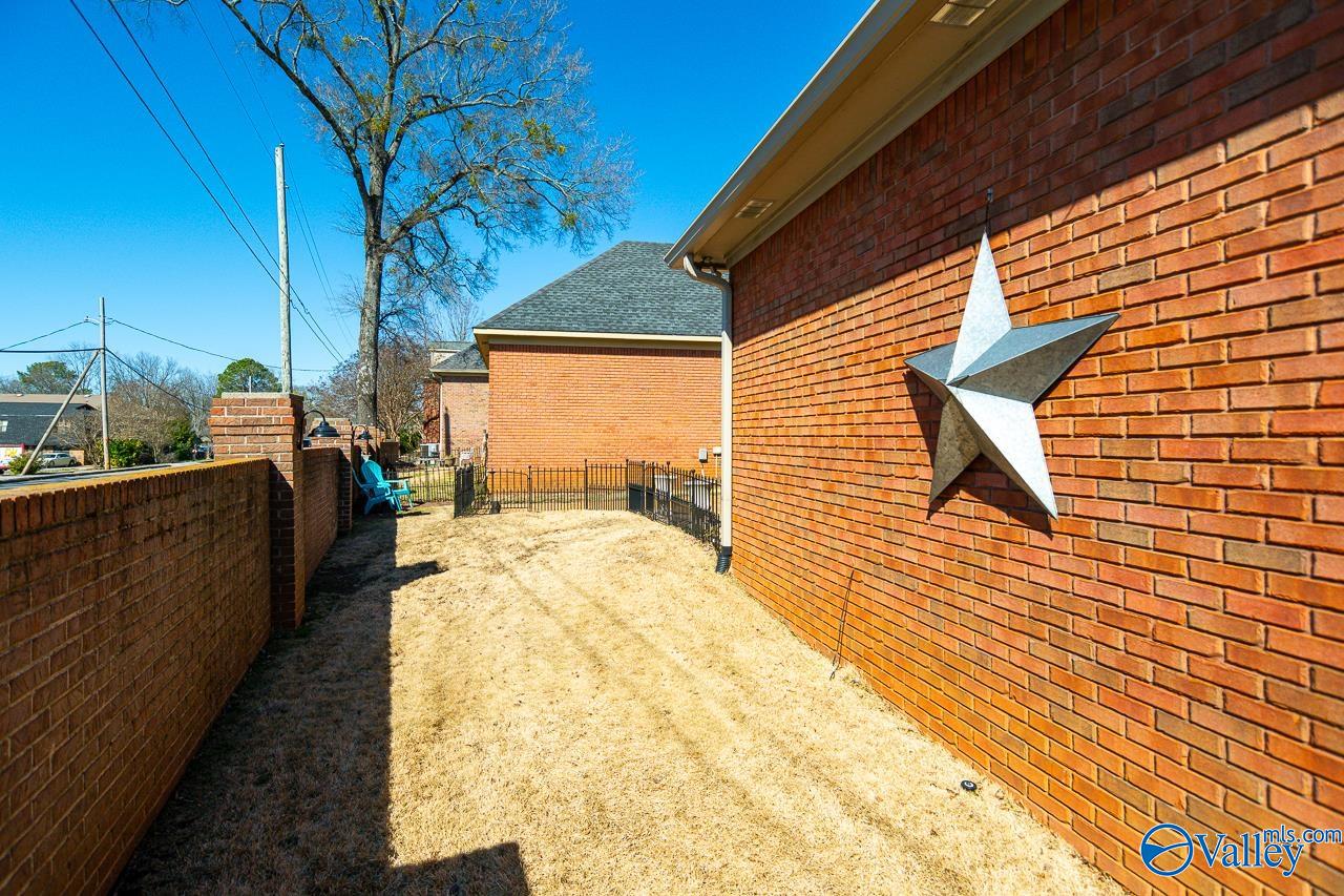 1707 SE Magnolia Court, Decatur, Alabama image 7