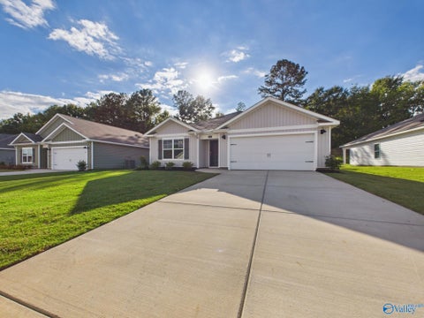 Homes For Rent - 9910 Sequoyah Cove Drive<br/> Owens Cross Roads, AL 35763