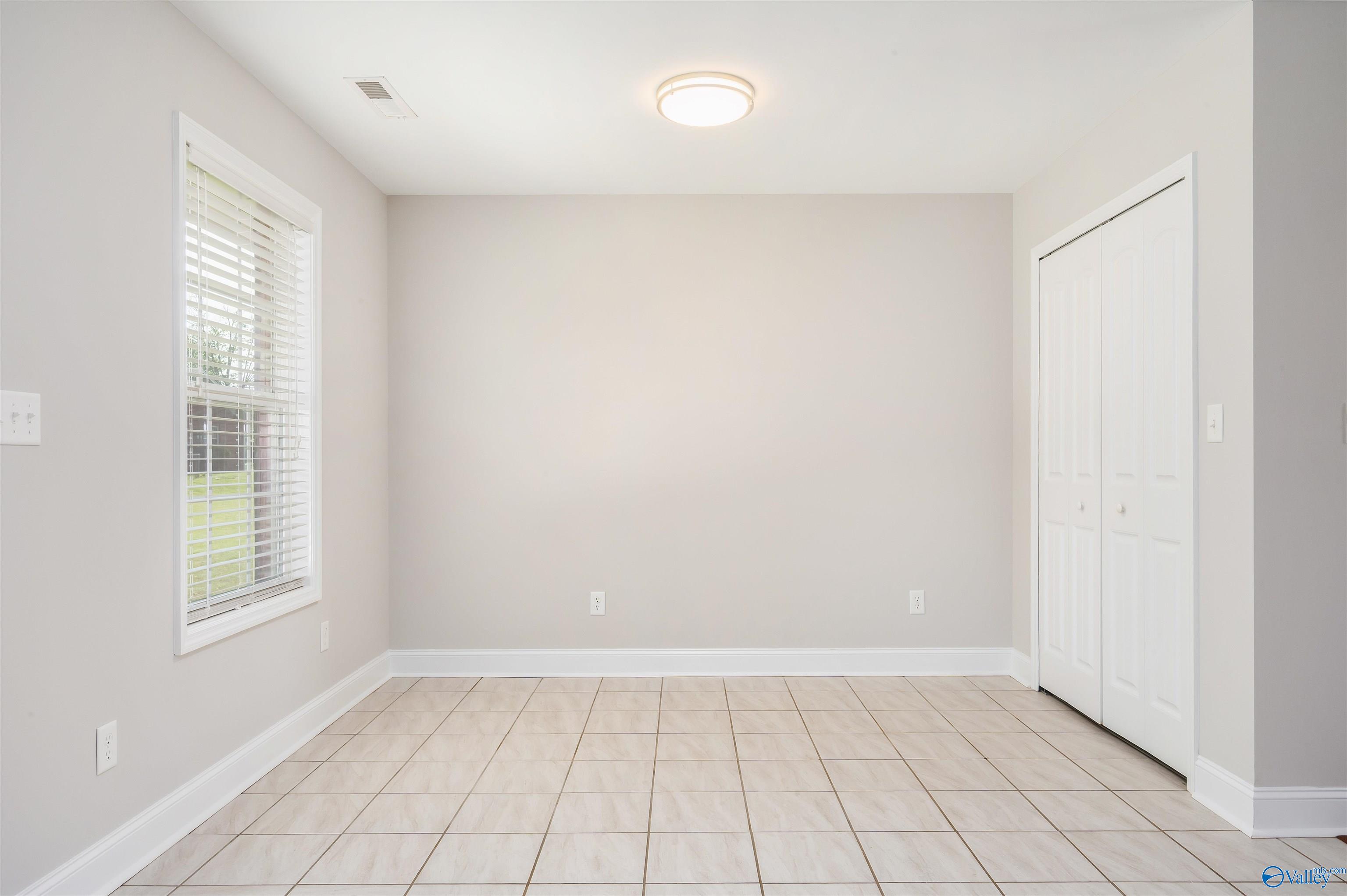 19048 Racheals Loop, Athens, Alabama image 10