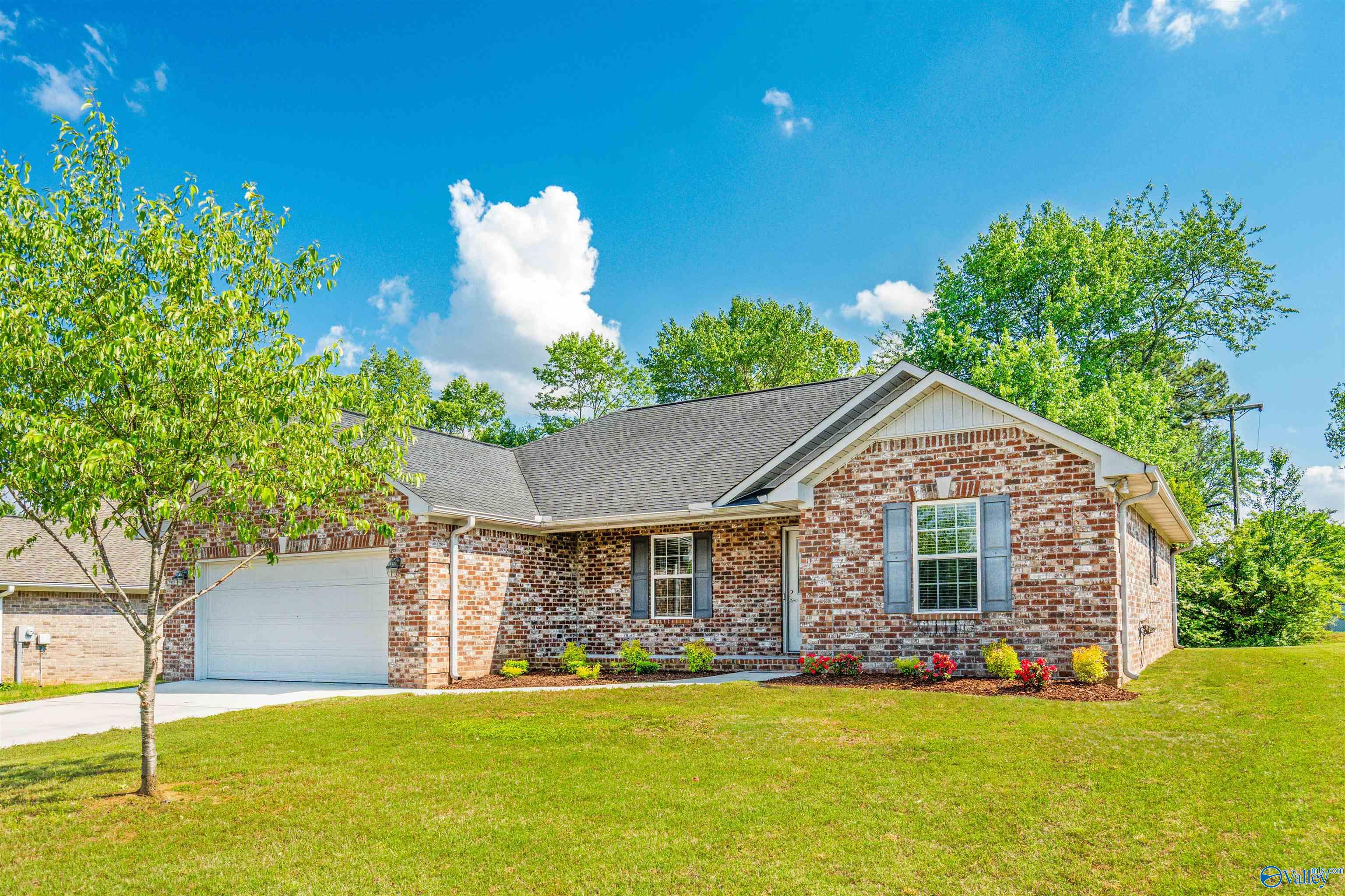 19048 Racheals Loop, Athens, Alabama image 2