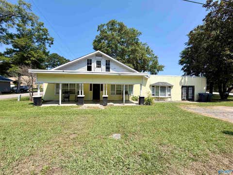 Homes For Sale - 401 Cedar Bluff Road<br/> Cherokee County, Centre, AL 35960