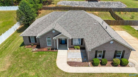 Homes For Sale - 123 Emory Drive<br/> Decatur, AL 35603