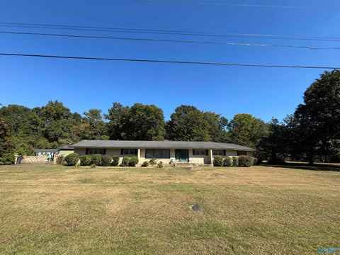 Homes For Sale - 1812 Oak Crest Drive<br/> Marion, AL 36756