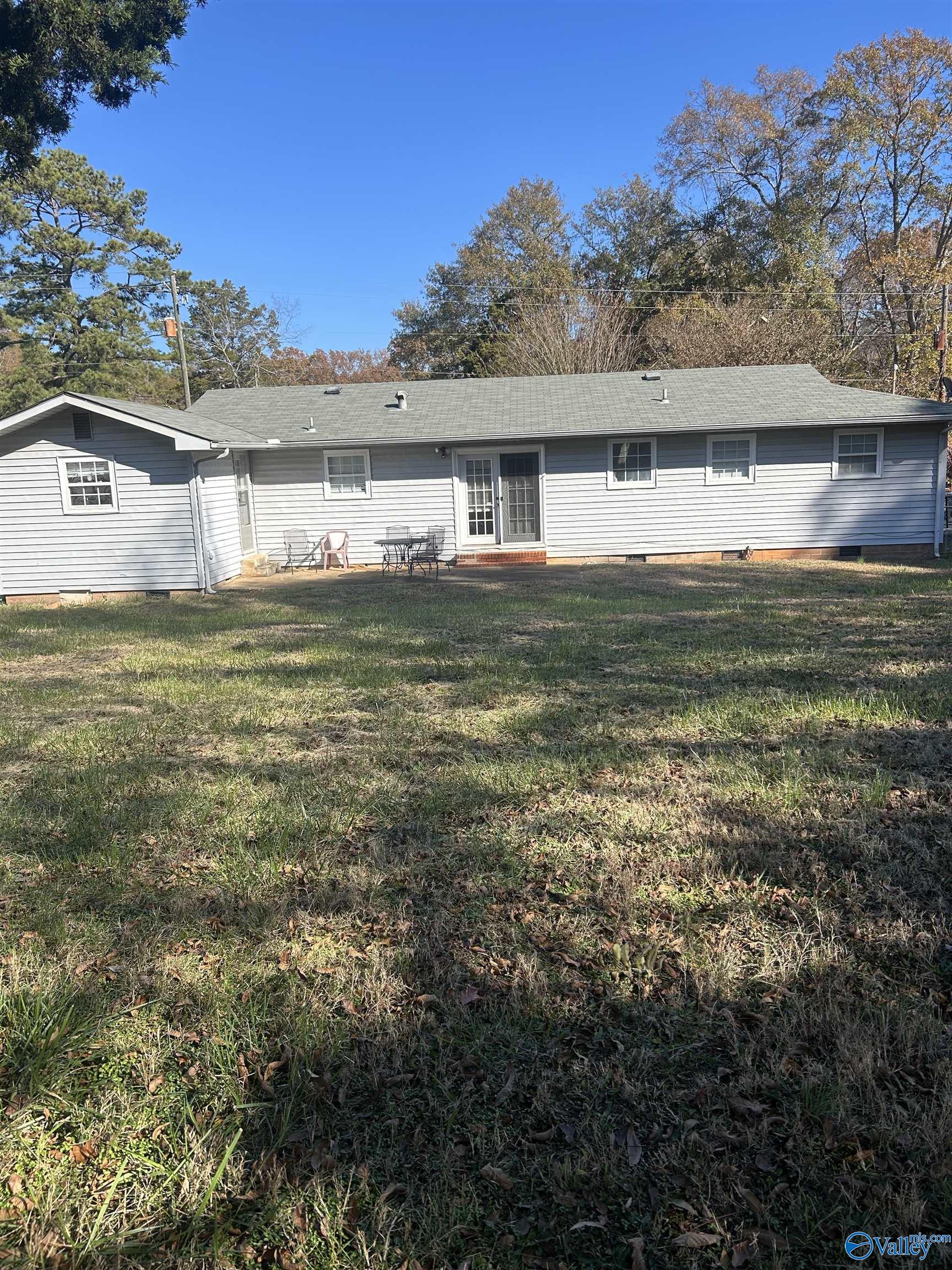 1031 SW Miss Annies Drive, Jacksonville, Alabama image 3