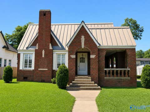 Homes For Sale - 405 Main Street East St<br/> Hartselle, AL 35640
