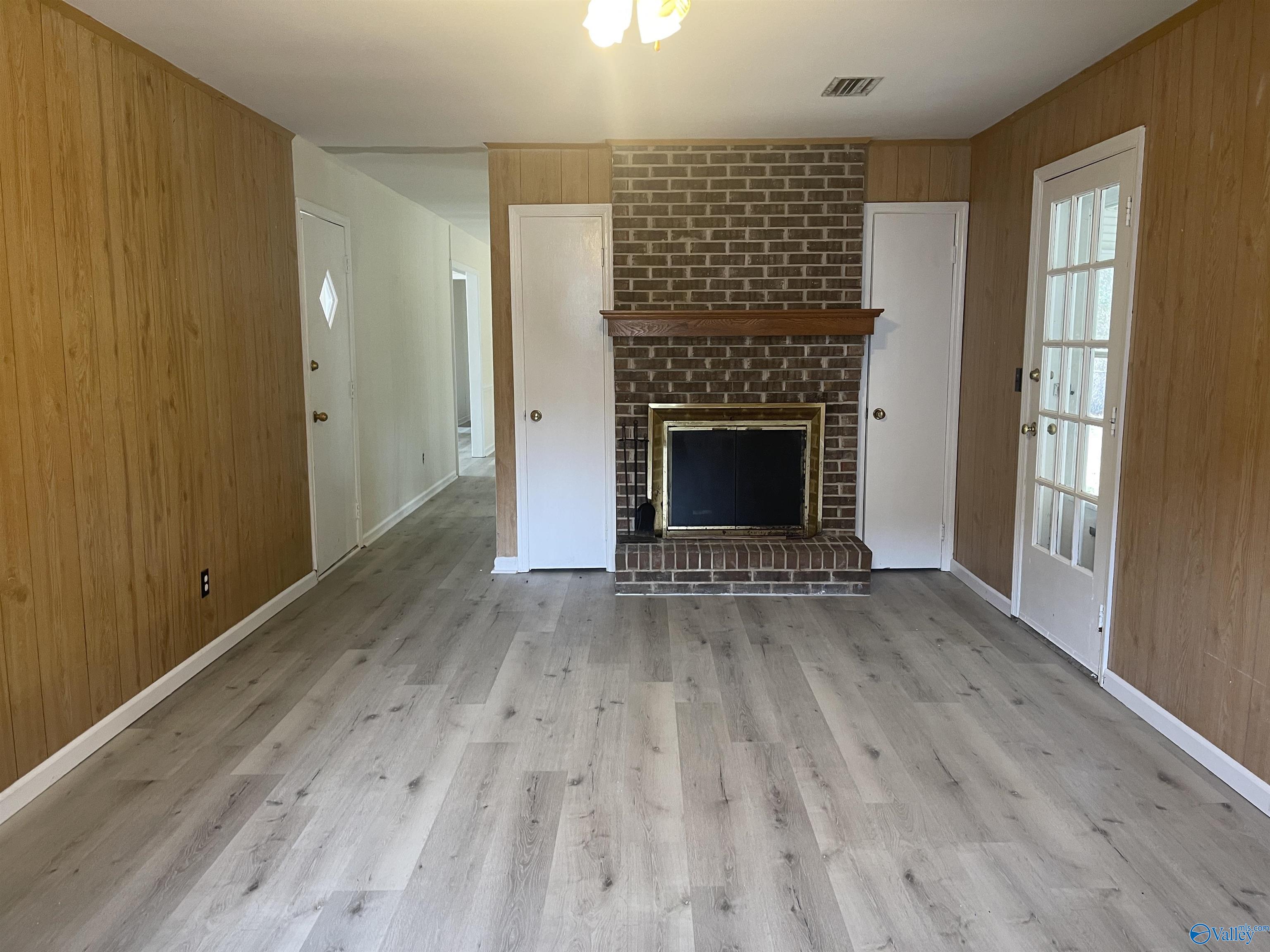 3121 Hawthorne Circle