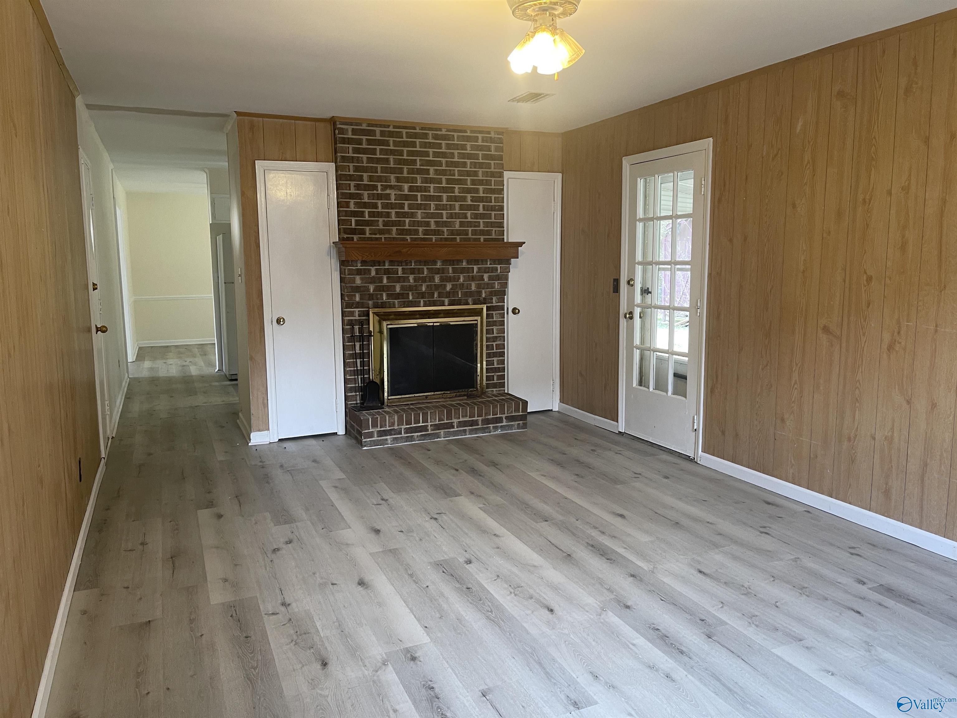 3121 Hawthorne Circle