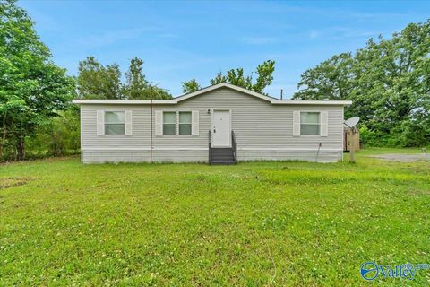 Mobile Home For Sale - 109 County Road 533<br/> Moulton, AL 35650