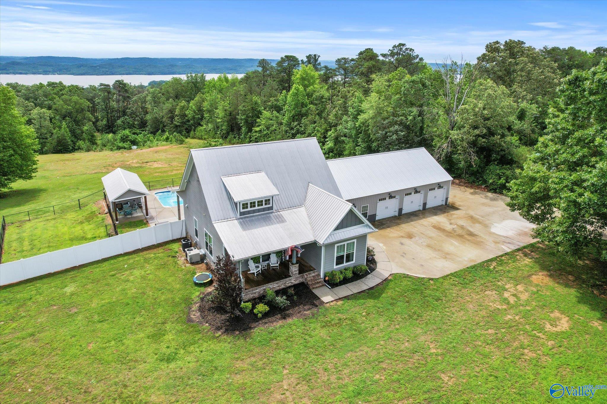 1700 Columbus City Road, Scottsboro, Alabama image 1