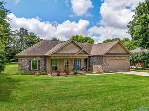 Homes For Sale - 108 Retriever Run<br/> Hazel Green, AL 35750